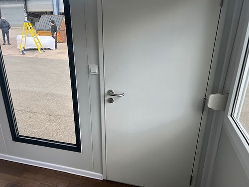 Oficina Portátil con Ventanas Panorámicas