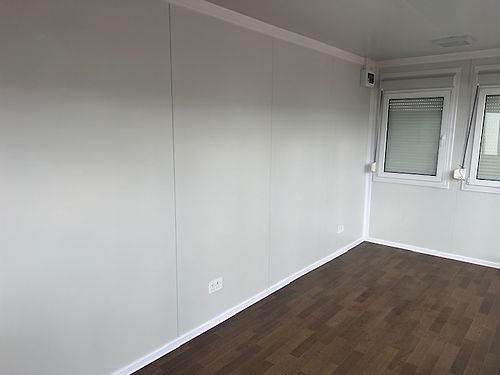 Oficina Portátil con Ventanas Panorámicas