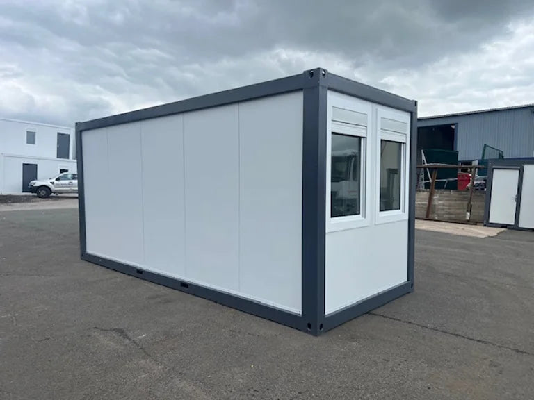 Oficina Portátil con Ventanas Panorámicas