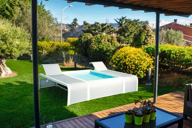 Piscina Mariposa con tumbonas GRE