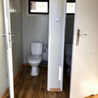 Contenedor de panel sándwich con aseo, 6,00×3,00