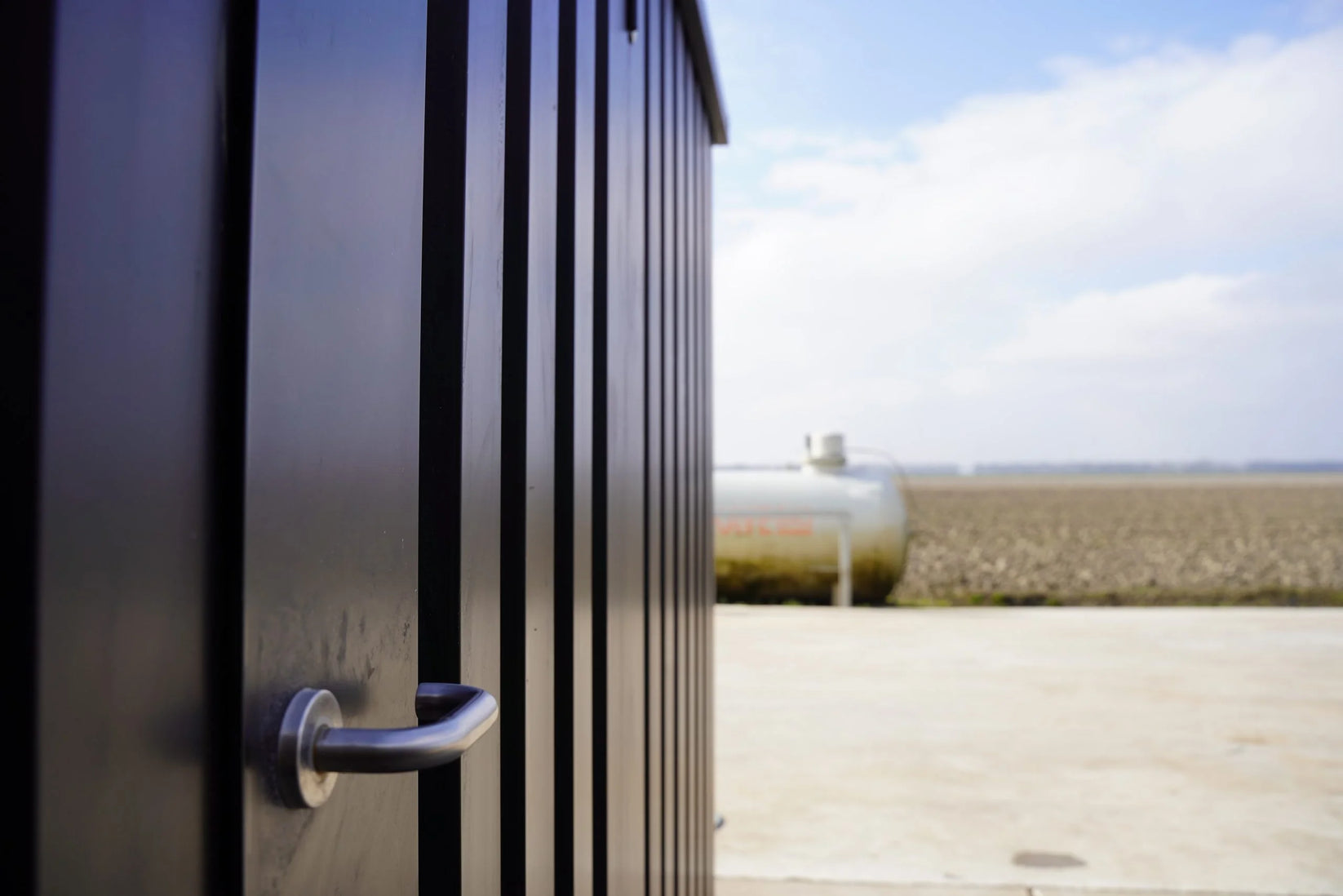 Contenedor de almacenamiento de 5 x 2 metros – con puerta doble