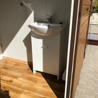 Contenedor de panel sándwich con aseo, 6,00×3,00