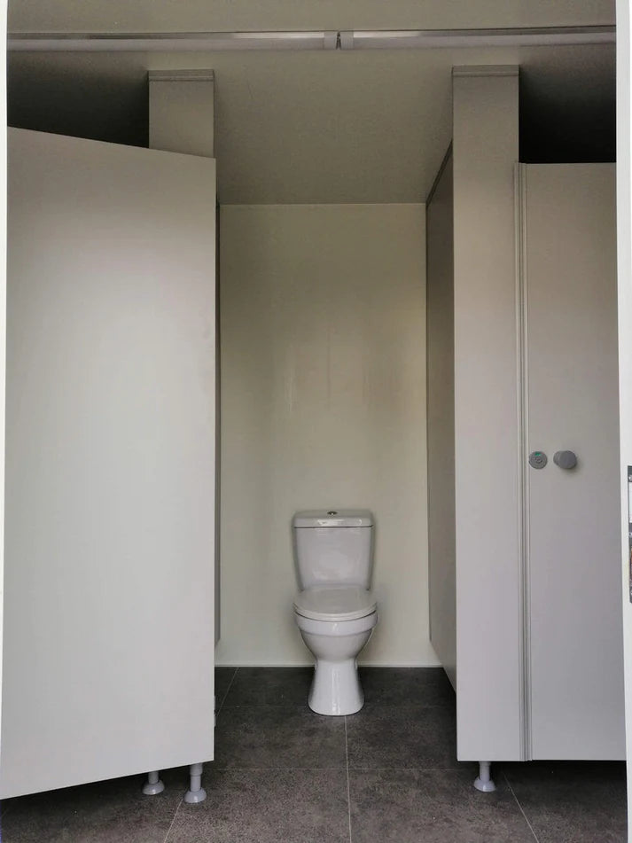 Remolque WC con doble WC 6x2,40 metros